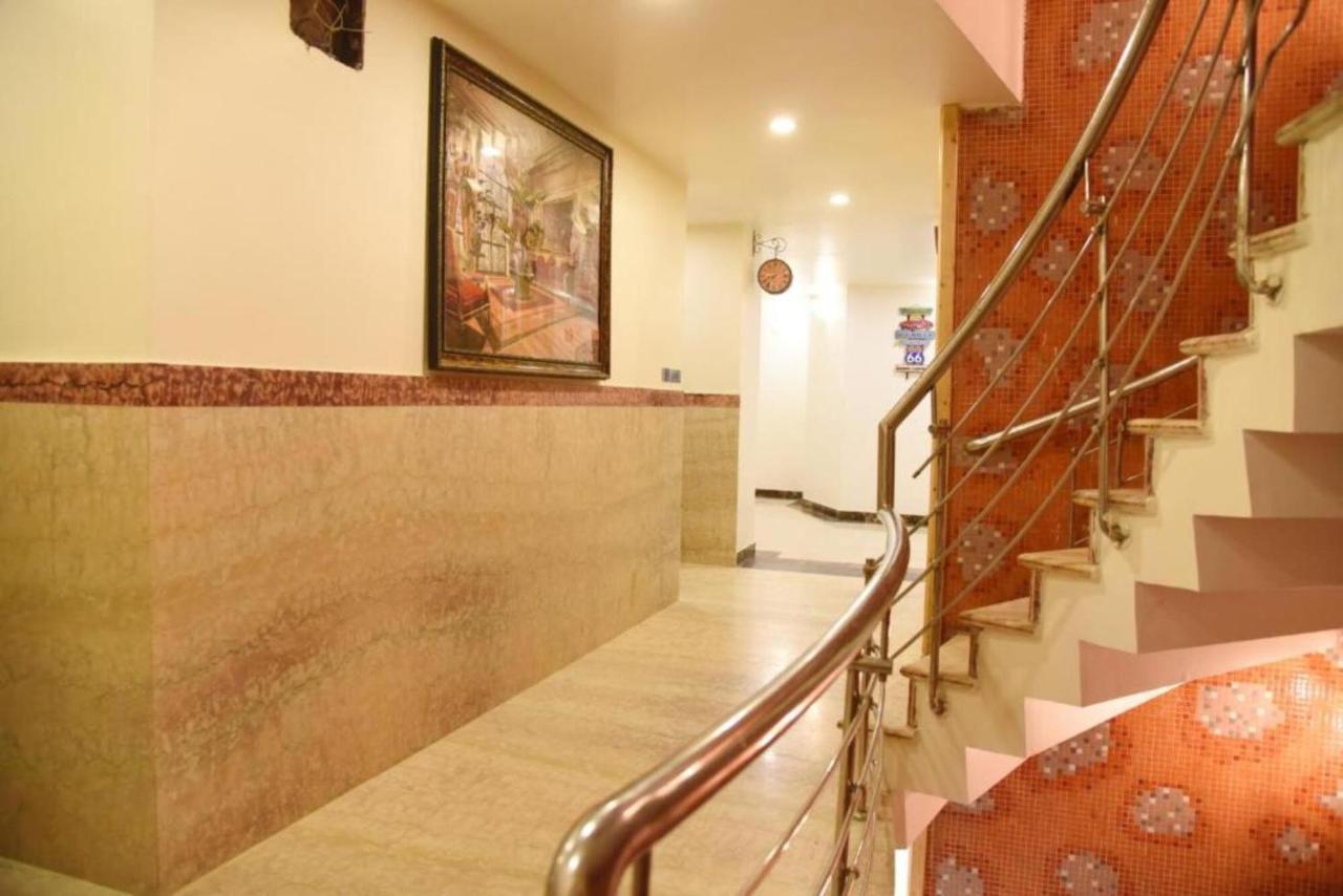 Staybook Hotel Atlanta New Delhi Railway Station Paharganj Luaran gambar